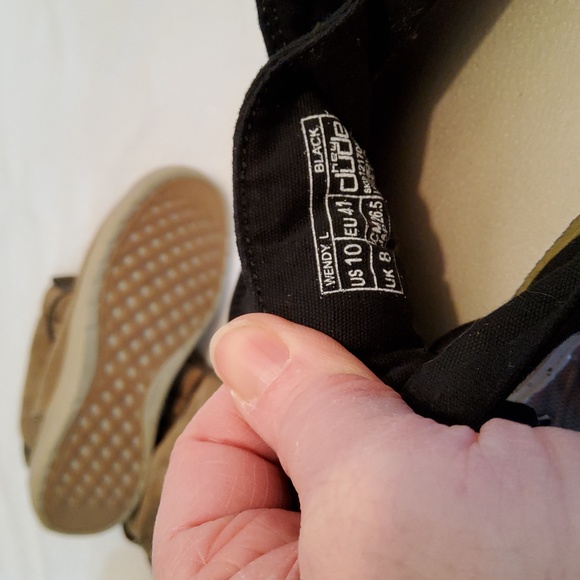 Hey Dude Womens 10 Bundle These are sold!! Sorry for the duplicate listing.. - Picture 4 of 5